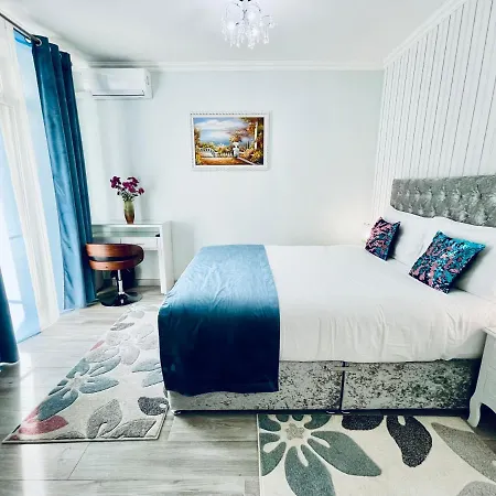 Premier Aparthotel *